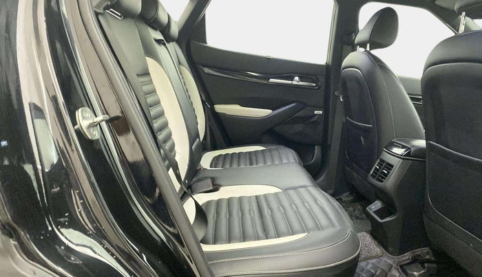 2024 KIA SELTOS  GTX Plus 1.5 Turbo Petrol DCT, Petrol, Automatic, 15,873 km, Right Side Rear Door Cabin