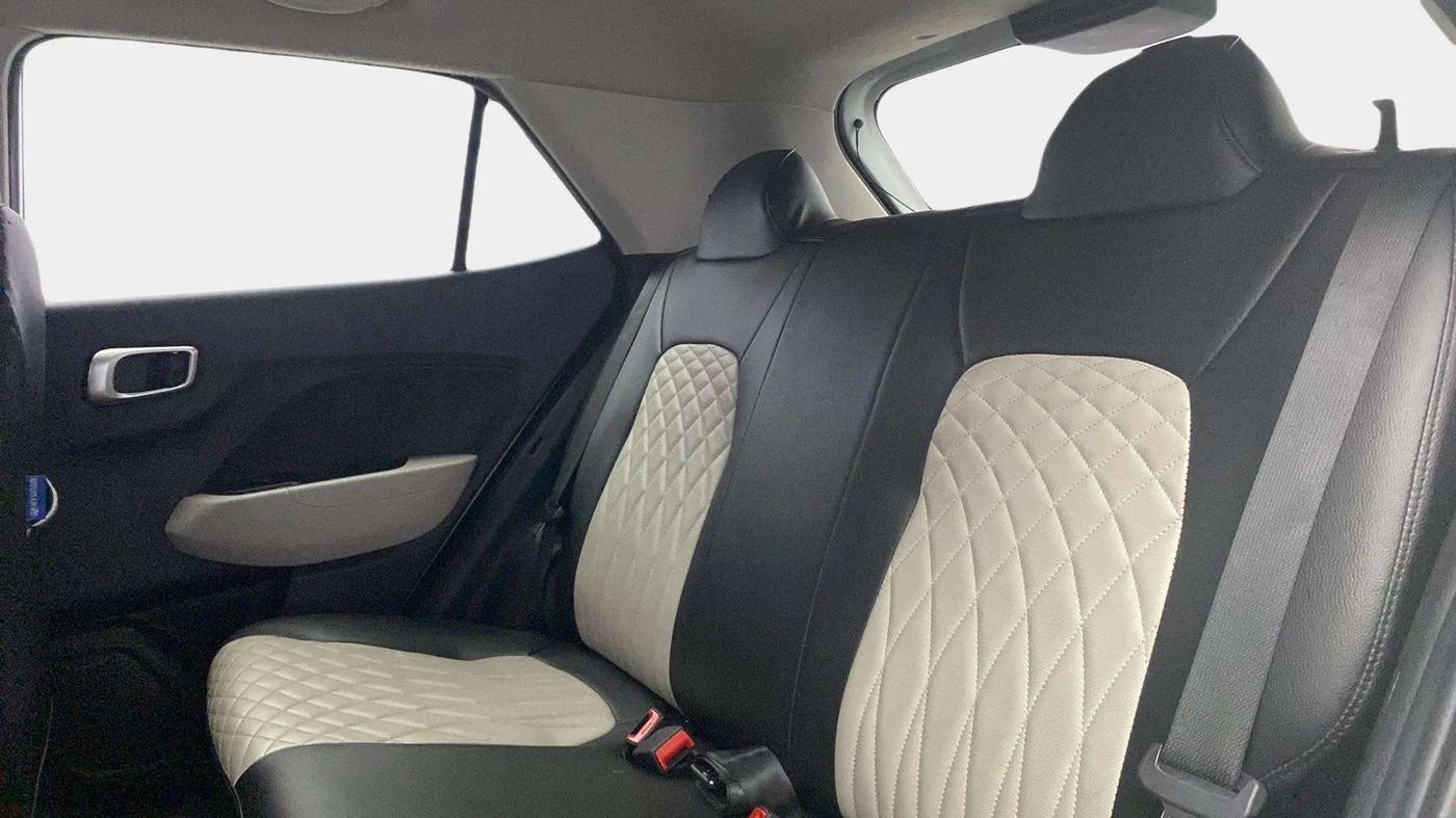 2022 Hyundai VENUE S (O) 1.0 TURBO IMT, Petrol, Manual, 33,378 km, Right Side Rear Door Cabin