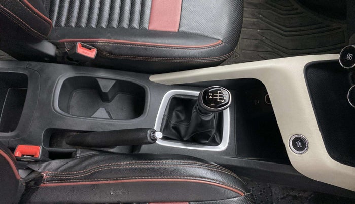 2023 Nissan MAGNITE XV MT, Petrol, Manual, 58,906 km, Gear Lever