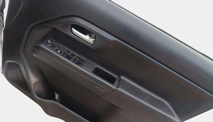2021 Maruti New Wagon-R VXI 1.0, Petrol, Manual, 30,135 km, Driver Side Door Panels Control