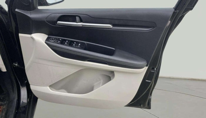 2021 KIA SONET HTX 1.0 IMT, Petrol, Manual, 64,226 km, Driver Side Door Panels Control