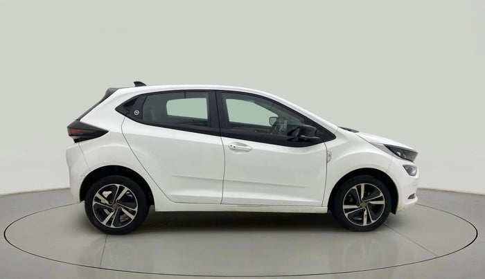 2024 Tata ALTROZ  XZ PLUS (S) , Diesel, Manual, 33,903 km, Right Side View