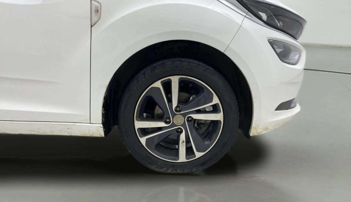 2024 Tata ALTROZ  XZ PLUS (S) , Diesel, Manual, 33,903 km, Right Front Wheel