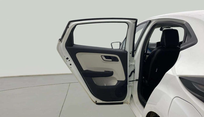 2024 Tata ALTROZ  XZ PLUS (S) , Diesel, Manual, 33,903 km, LHS Rear Door