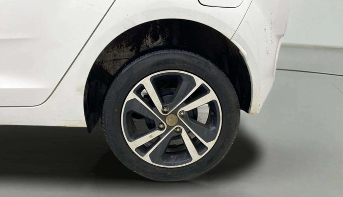 2024 Tata ALTROZ  XZ PLUS (S) , Diesel, Manual, 33,903 km, Left Rear Wheel