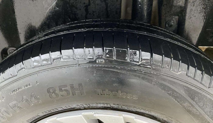 2017 Maruti Swift VXI O, Petrol, Manual, 1,01,798 km, Left Rear Tyre Tread
