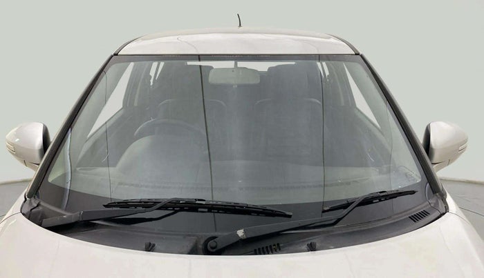 2017 Maruti Swift VXI O, Petrol, Manual, 1,01,798 km, Front Windshield