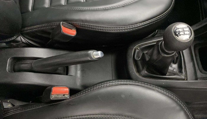 2017 Maruti Swift VXI O, Petrol, Manual, 1,01,798 km, Gear Lever