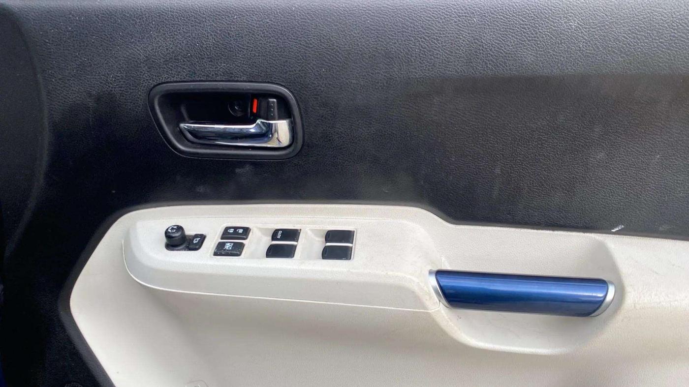 2020 Maruti IGNIS ZETA 1.2 AMT, Petrol, Automatic, 63,661 km, Driver Side Door Panels Control