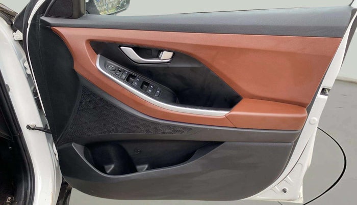 2023 Hyundai ALCAZAR PRESTIGE 1.5 TURBO PETROL MT 7STR, Petrol, Manual, 6,698 km, Driver Side Door Panels Control
