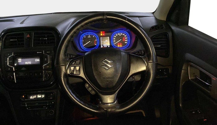 2016 Maruti Vitara Brezza ZDI, Diesel, Manual, 45,589 km, Steering Wheel Close Up