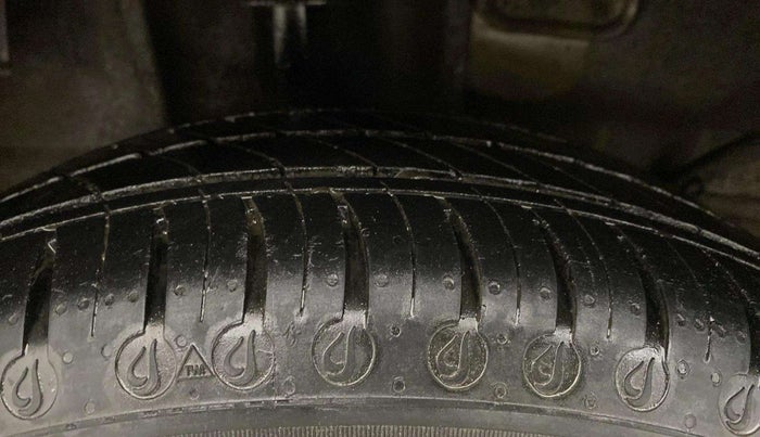 2019 Tata Tiago XZ PETROL, Petrol, Manual, 76,182 km, Right Front Tyre Tread