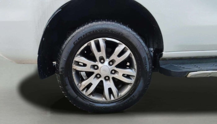 2016 Ford Endeavour TITANIUM 3.2 4X4 AT, Diesel, Automatic, 1,10,543 km, Right Rear Wheel