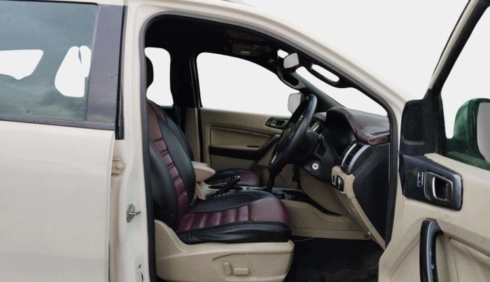 2016 Ford Endeavour TITANIUM 3.2 4X4 AT, Diesel, Automatic, 1,10,543 km, Right Side Front Door Cabin