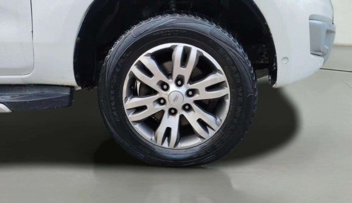 2016 Ford Endeavour TITANIUM 3.2 4X4 AT, Diesel, Automatic, 1,10,543 km, Right Front Wheel