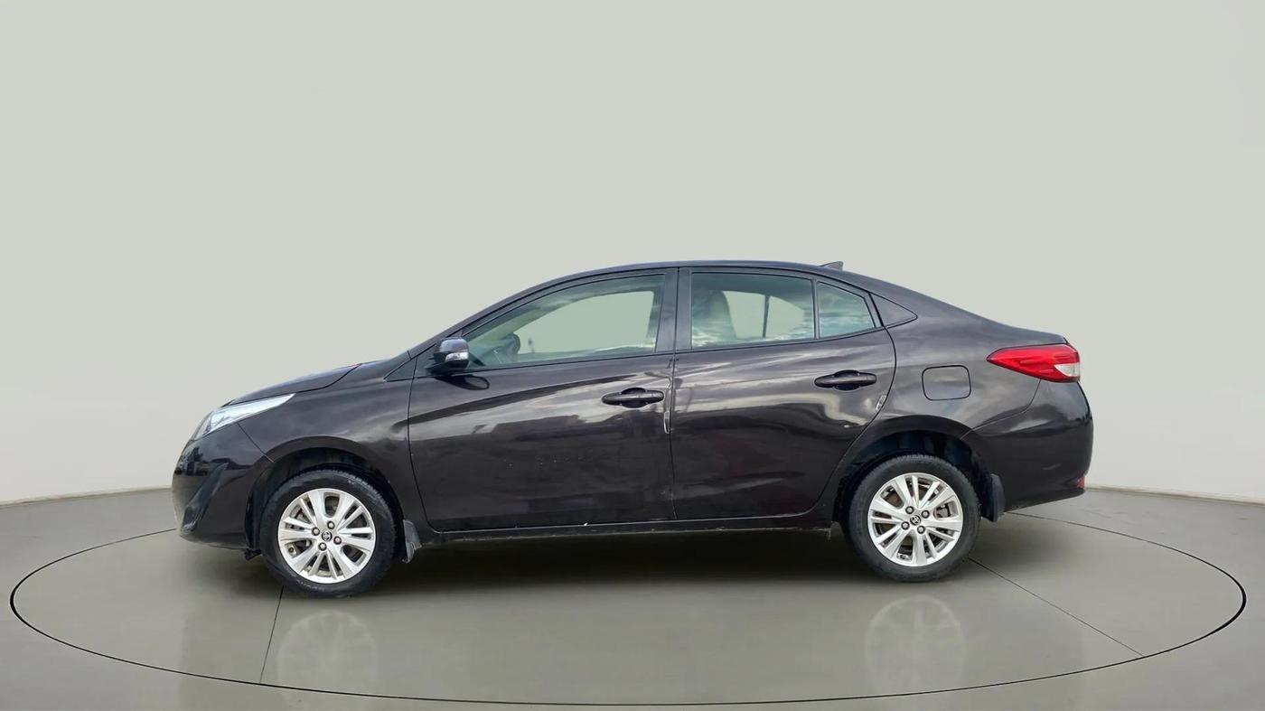 2018 Toyota YARIS V CVT, Petrol, Automatic, 76,153 km, Left Side