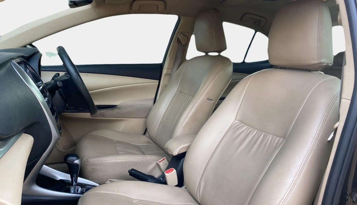 2018 Toyota YARIS V CVT, Petrol, Automatic, 76,153 km, Right Side Front Door Cabin
