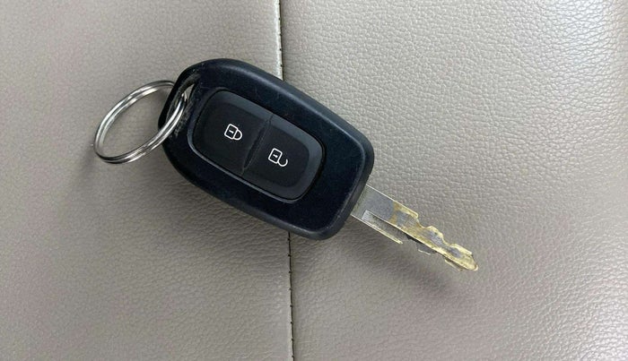 2019 Renault Kwid RXT 0.8 (O), Petrol, Manual, 27,661 km, Key Close Up