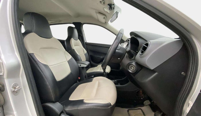 2019 Renault Kwid RXT 0.8 (O), Petrol, Manual, 27,661 km, Right Side Front Door Cabin