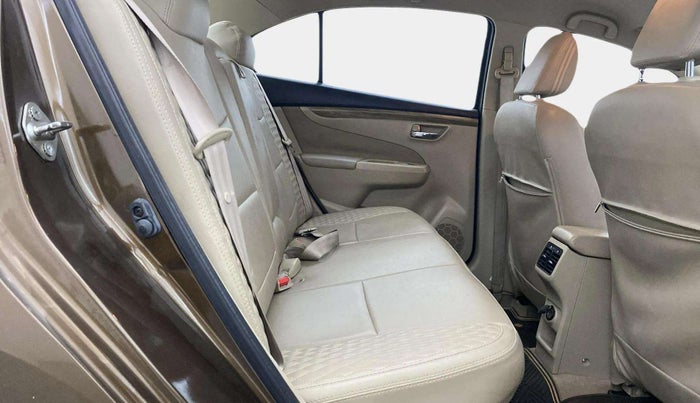 2018 Maruti Ciaz DELTA 1.5 SHVS MT PETROL, Petrol, Manual, 32,617 km, Right Side Rear Door Cabin