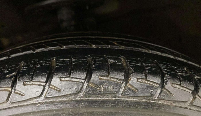 2018 Maruti Ciaz DELTA 1.5 SHVS MT PETROL, Petrol, Manual, 32,617 km, Right Rear Tyre Tread