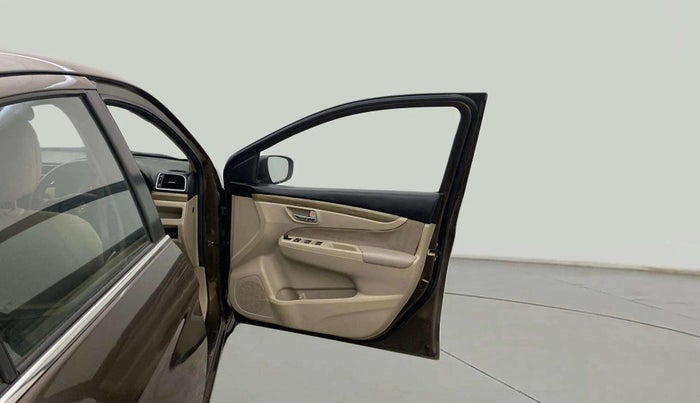 2018 Maruti Ciaz DELTA 1.5 SHVS MT PETROL, Petrol, Manual, 32,617 km, RHS Front Door