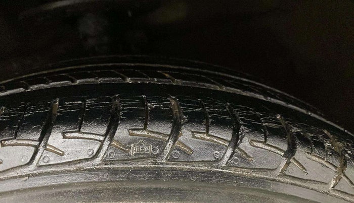 2018 Maruti Ciaz DELTA 1.5 SHVS MT PETROL, Petrol, Manual, 32,617 km, Left Rear Tyre Tread