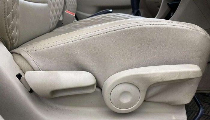 2018 Maruti Ciaz DELTA 1.5 SHVS MT PETROL, Petrol, Manual, 32,617 km, Driver Side Adjustment Panel