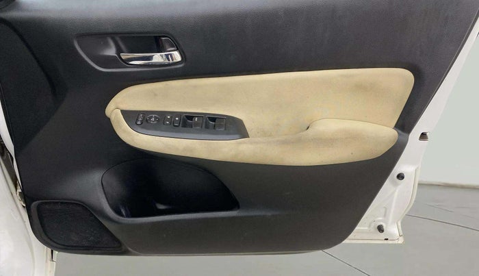 2022 Honda City 1.5L I-VTEC VX CVT, Petrol, Automatic, 77,694 km, Driver Side Door Panels Control