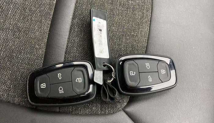 2022 Tata NEXON XZ PLUS (HS) PETROL DUAL TONE, Petrol, Manual, 56,036 km, Key Close Up