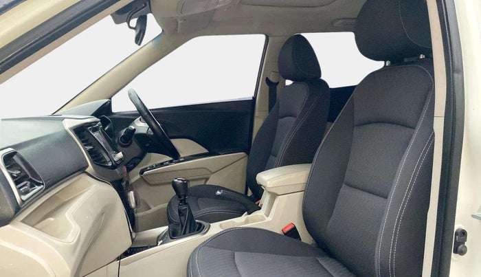 2022 Mahindra XUV300 W8 1.5 DIESEL, Diesel, Manual, 59,673 km, Right Side Front Door Cabin