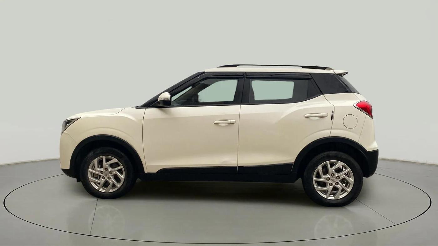 2022 Mahindra XUV300 W8 1.5 DIESEL, Diesel, Manual, 59,673 km, Left Side