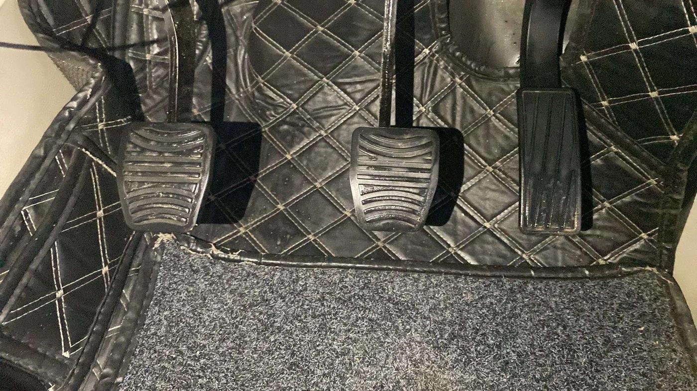 2022 Mahindra XUV300 W8 1.5 DIESEL, Diesel, Manual, 59,673 km, Pedals