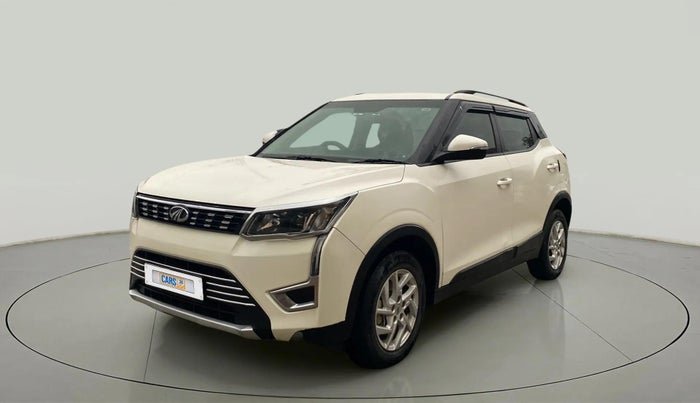 2022 Mahindra XUV300 W8 1.5 DIESEL, Diesel, Manual, 59,673 km, Left Front Diagonal