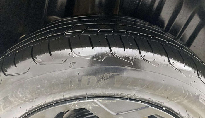 2023 Maruti FRONX DELTA PLUS 1.2L AGS, Petrol, Automatic, 14,670 km, Right Rear Tyre Tread