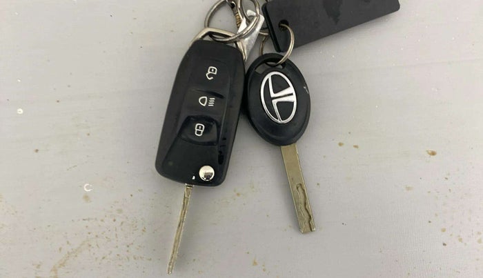 2019 Tata Tiago XZ PLUS PETROL, Petrol, Manual, 94,334 km, Key Close Up