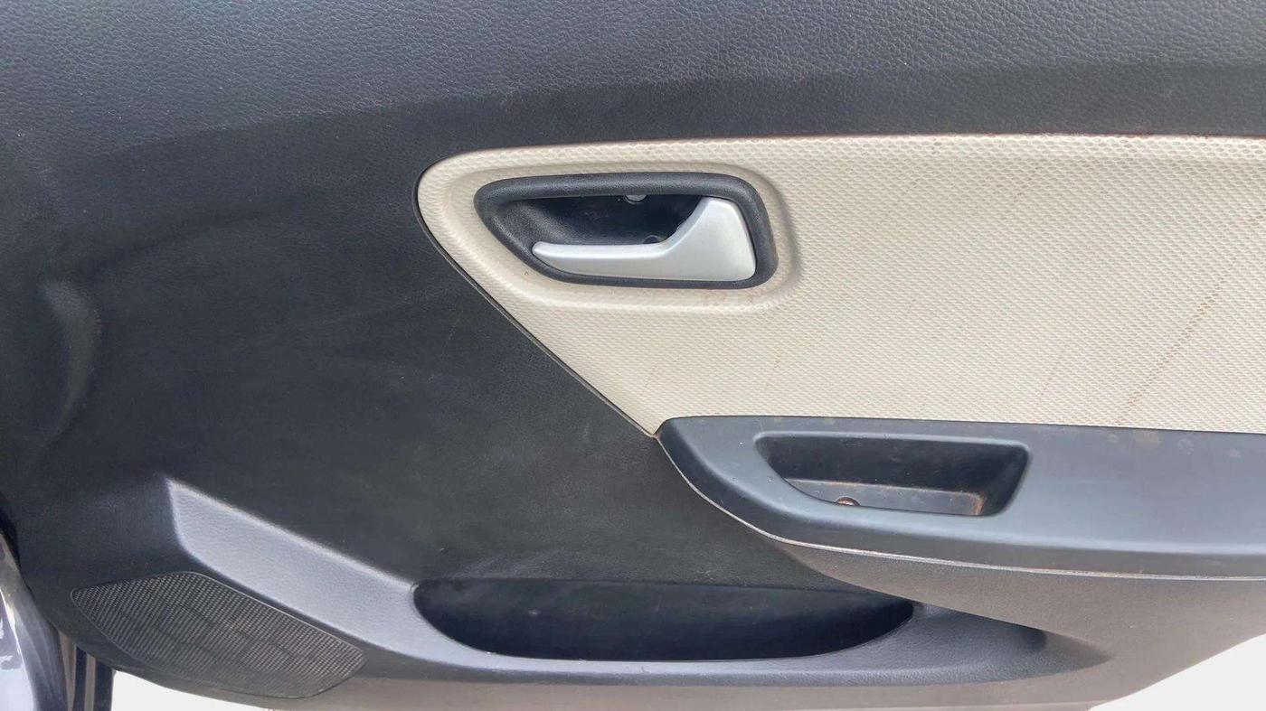 2020 Maruti Alto LXI, Petrol, Manual, 40,127 km, Driver Side Door Panels Control