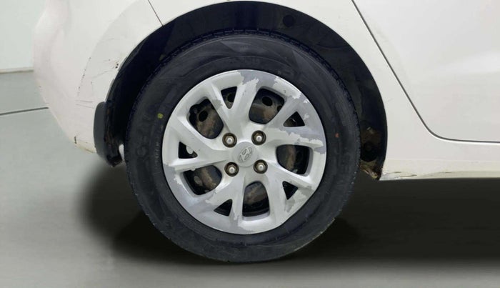 2017 Hyundai Grand i10 MAGNA 1.2 KAPPA VTVT, CNG, Manual, 1,23,840 km, Right Rear Wheel