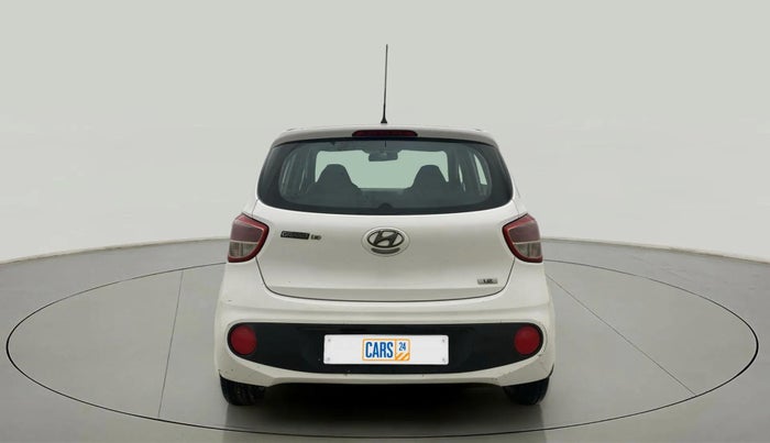 2017 Hyundai Grand i10 MAGNA 1.2 KAPPA VTVT, CNG, Manual, 1,23,840 km, Back/Rear