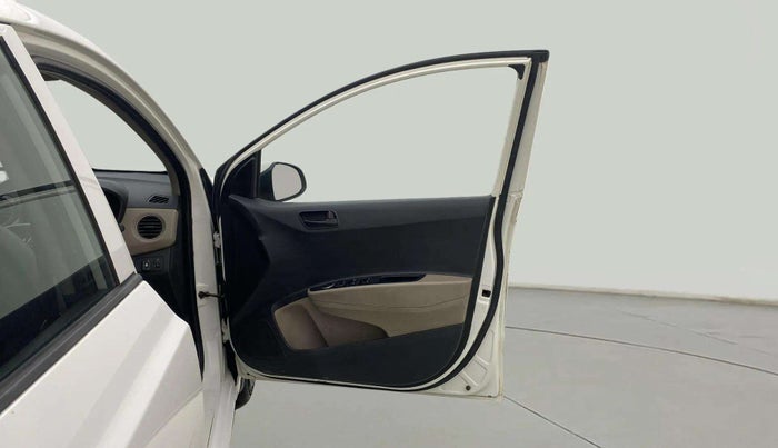 2017 Hyundai Grand i10 MAGNA 1.2 KAPPA VTVT, CNG, Manual, 1,23,840 km, RHS Front Door