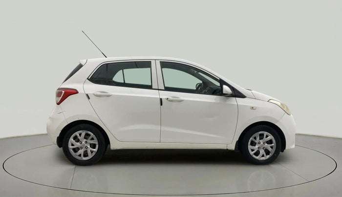 2017 Hyundai Grand i10 MAGNA 1.2 KAPPA VTVT, CNG, Manual, 1,23,840 km, Right Side View