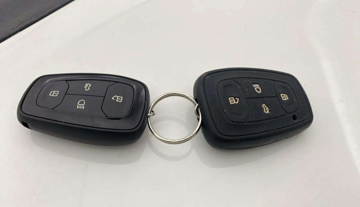 2020 Tata ALTROZ XT PETROL, Petrol, Manual, 27,012 km, Key Close Up