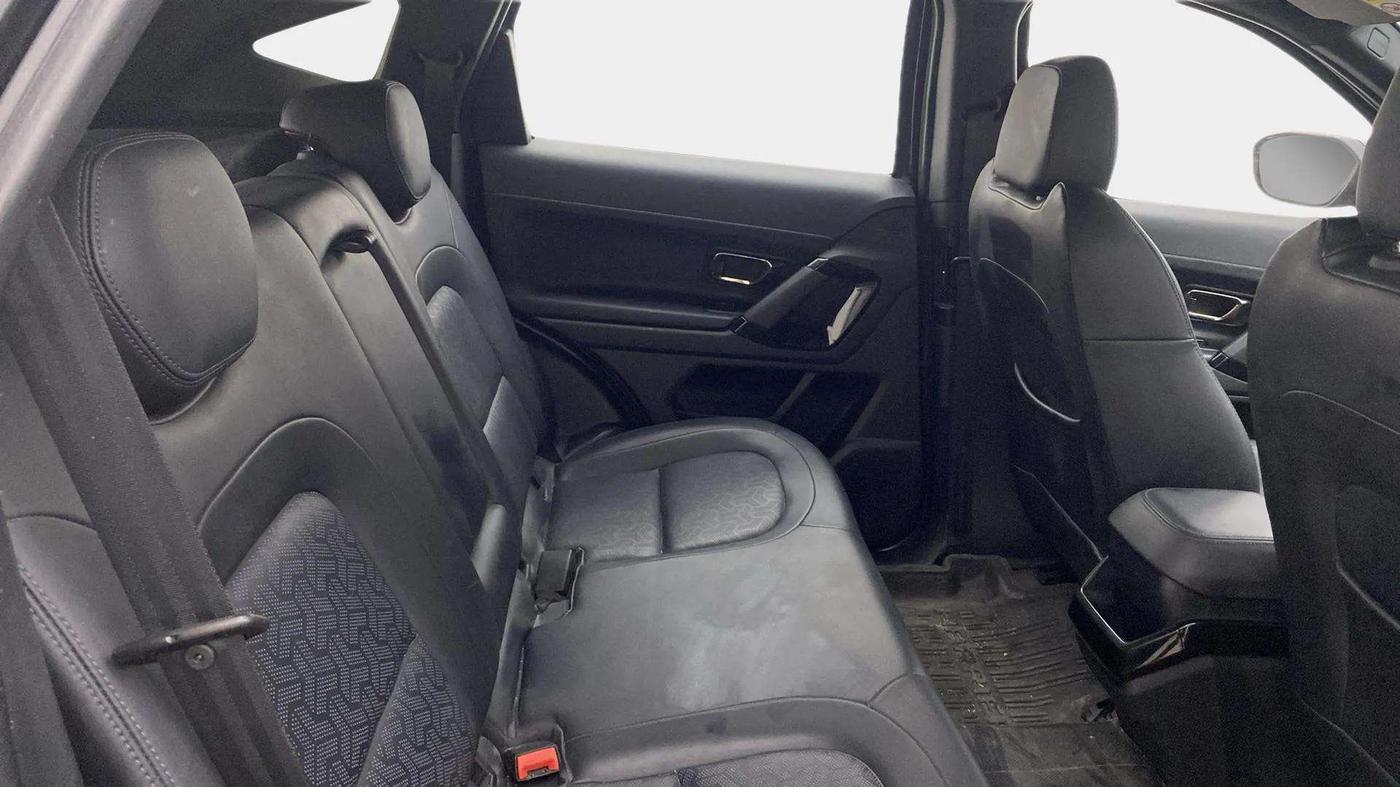 2020 Tata Harrier XZA PLUS 2.0L DARK EDITION, Diesel, Automatic, 1,43,558 km, Right Side Rear Door Cabin