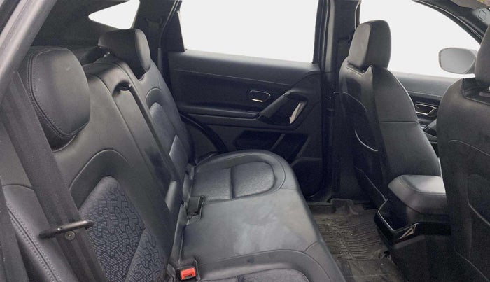 2020 Tata Harrier XZA PLUS 2.0L DARK EDITION, Diesel, Automatic, 1,43,558 km, Right Side Rear Door Cabin