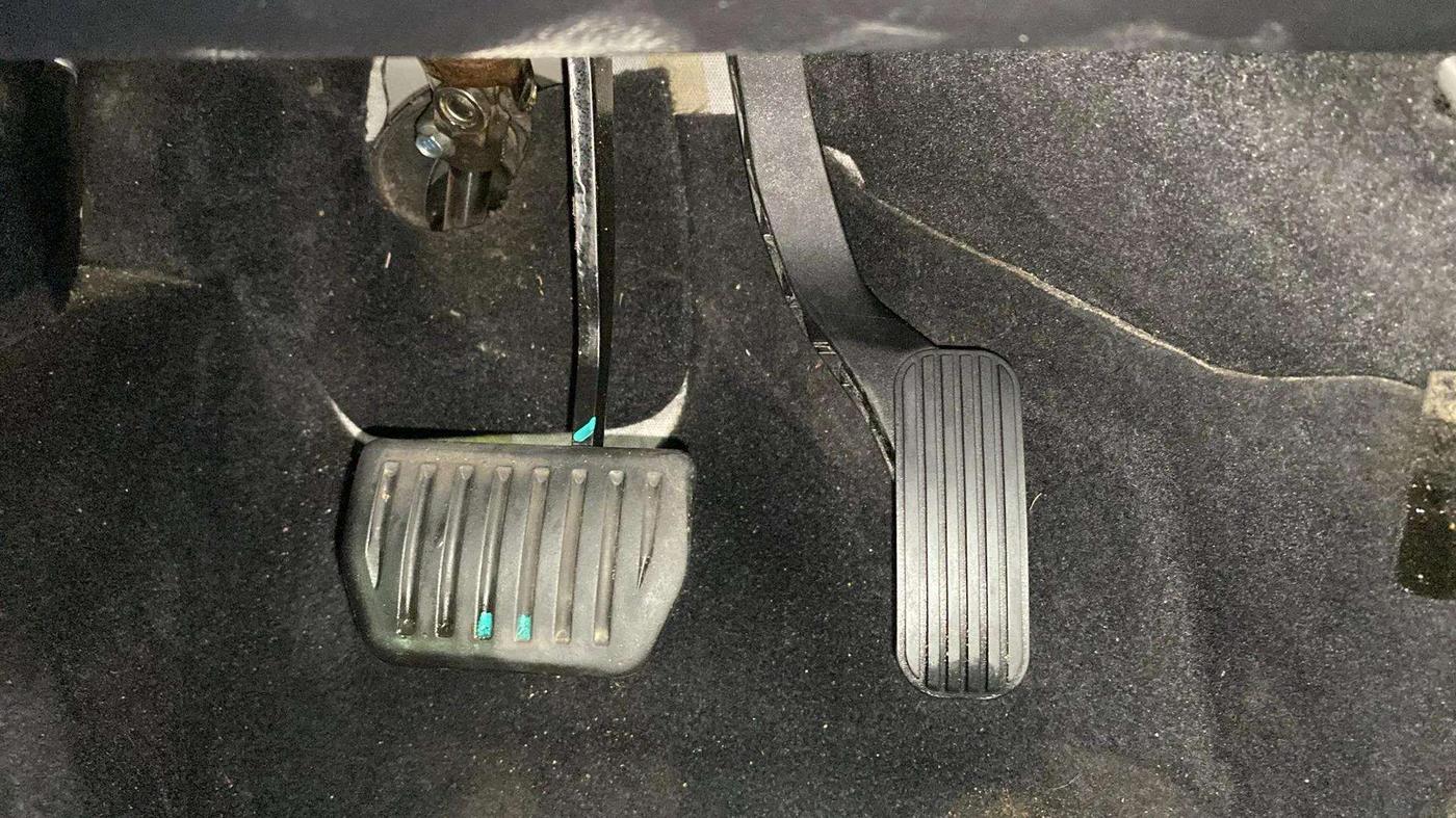 2020 Tata Harrier XZA PLUS 2.0L DARK EDITION, Diesel, Automatic, 1,43,558 km, Pedals