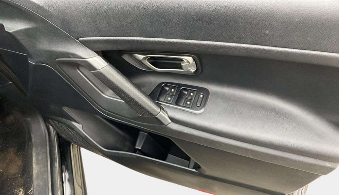2020 Tata Harrier XZA PLUS 2.0L DARK EDITION, Diesel, Automatic, 1,43,558 km, Driver Side Door Panels Control