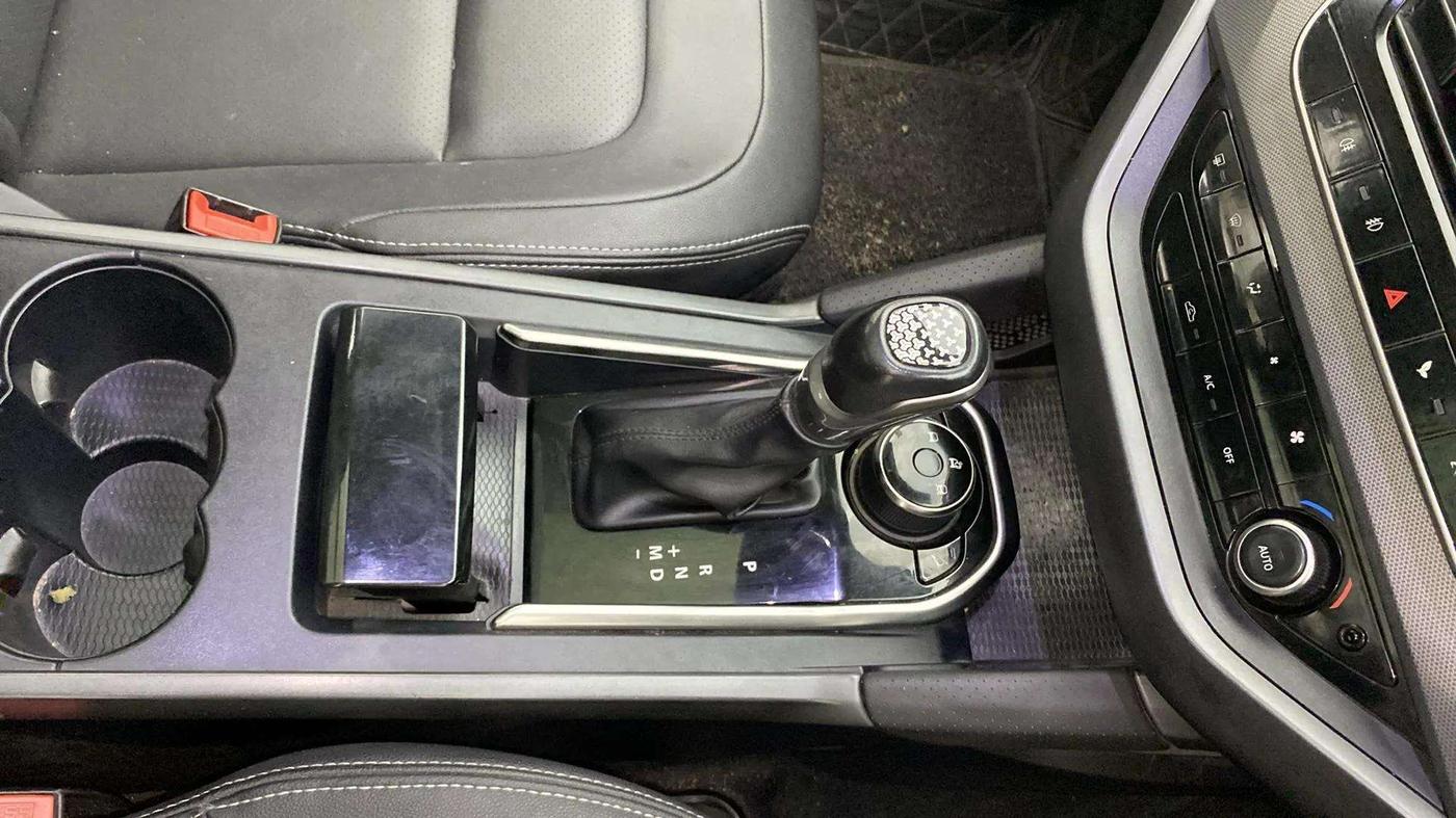 2020 Tata Harrier XZA PLUS 2.0L DARK EDITION, Diesel, Automatic, 1,43,558 km, Gear Lever