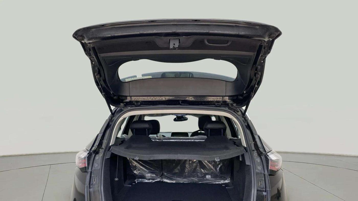 2020 Tata Harrier XZA PLUS 2.0L DARK EDITION, Diesel, Automatic, 1,43,558 km, Boot Door Open