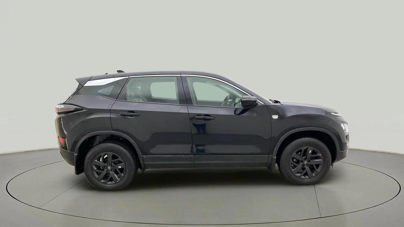 2020 Tata Harrier XZA PLUS 2.0L DARK EDITION, Diesel, Automatic, 1,43,558 km, Right Side View