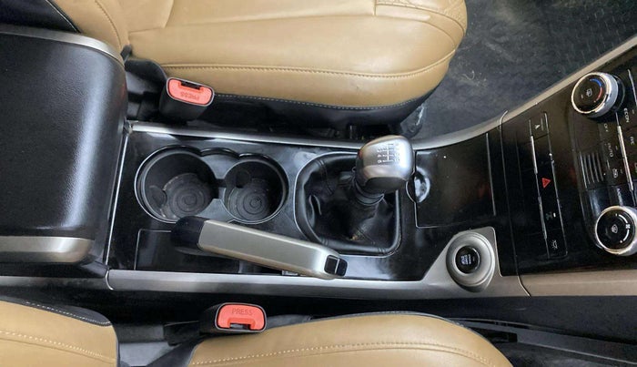 2019 Mahindra XUV500 W7, Diesel, Manual, 71,676 km, Gear Lever